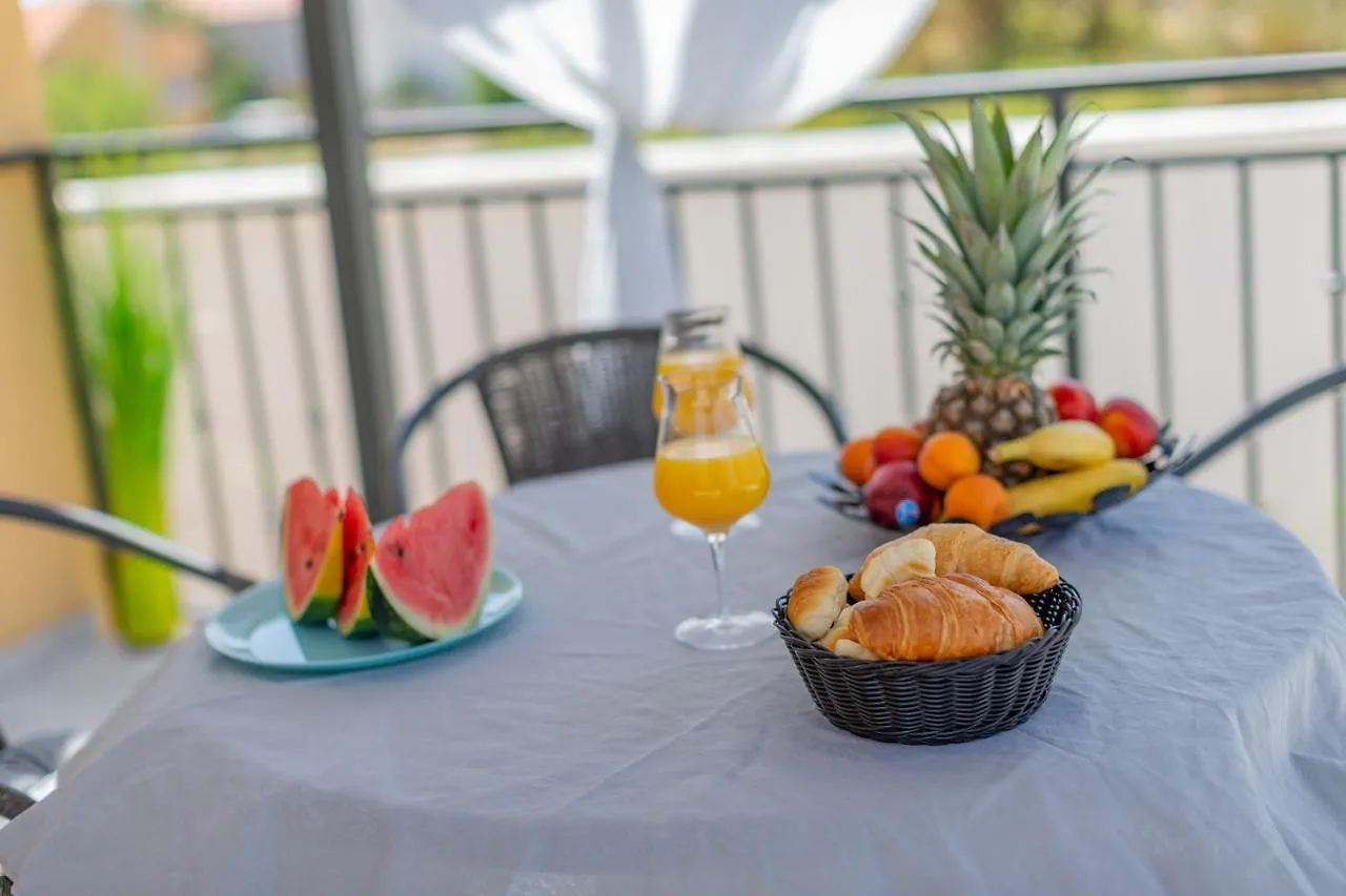 Villa Family And Friends Private Heated Pool With Jacuzzi Zadar