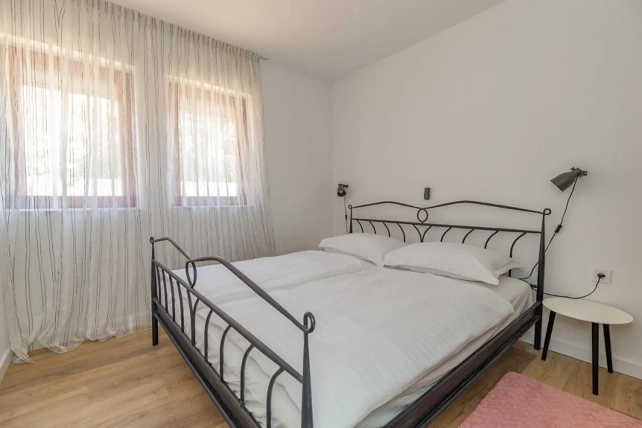 Villa Family And Friends Private Heated Pool With Jacuzzi Zadar