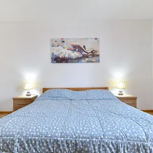Nightbird Apartment