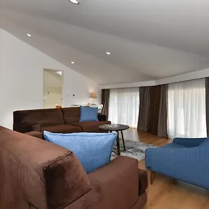 Novem Apartment
